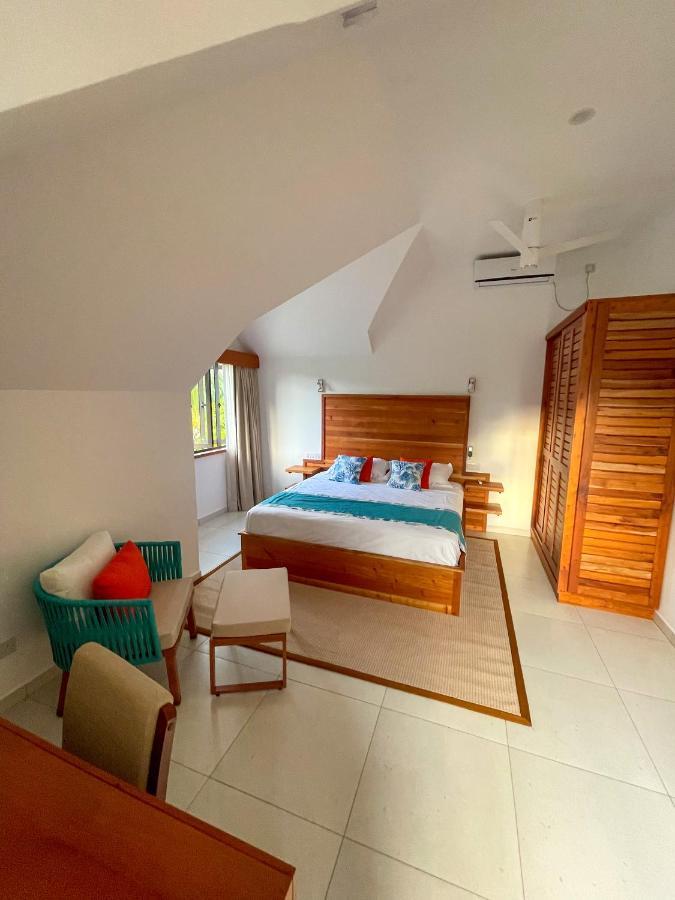 Nautilus Apartments Anse Royale Exteriör bild